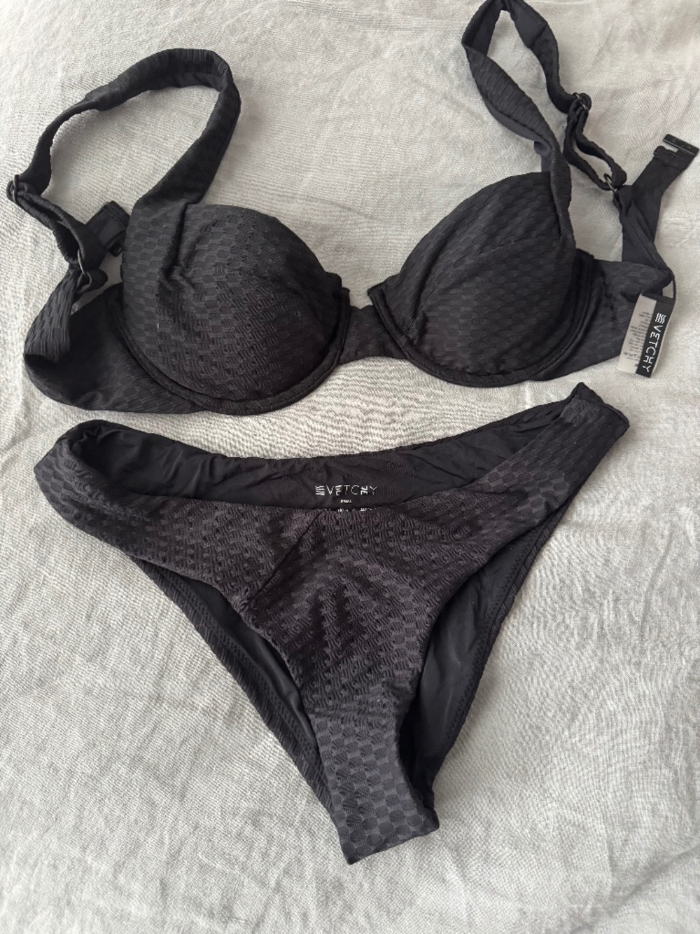 VETCHY SWIMSUIT BLACK